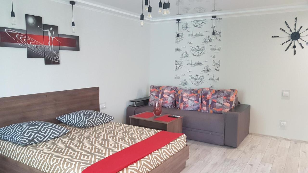 Loft Studio Apartment On Teslenkа Street Kryvyi Rih Exterior photo